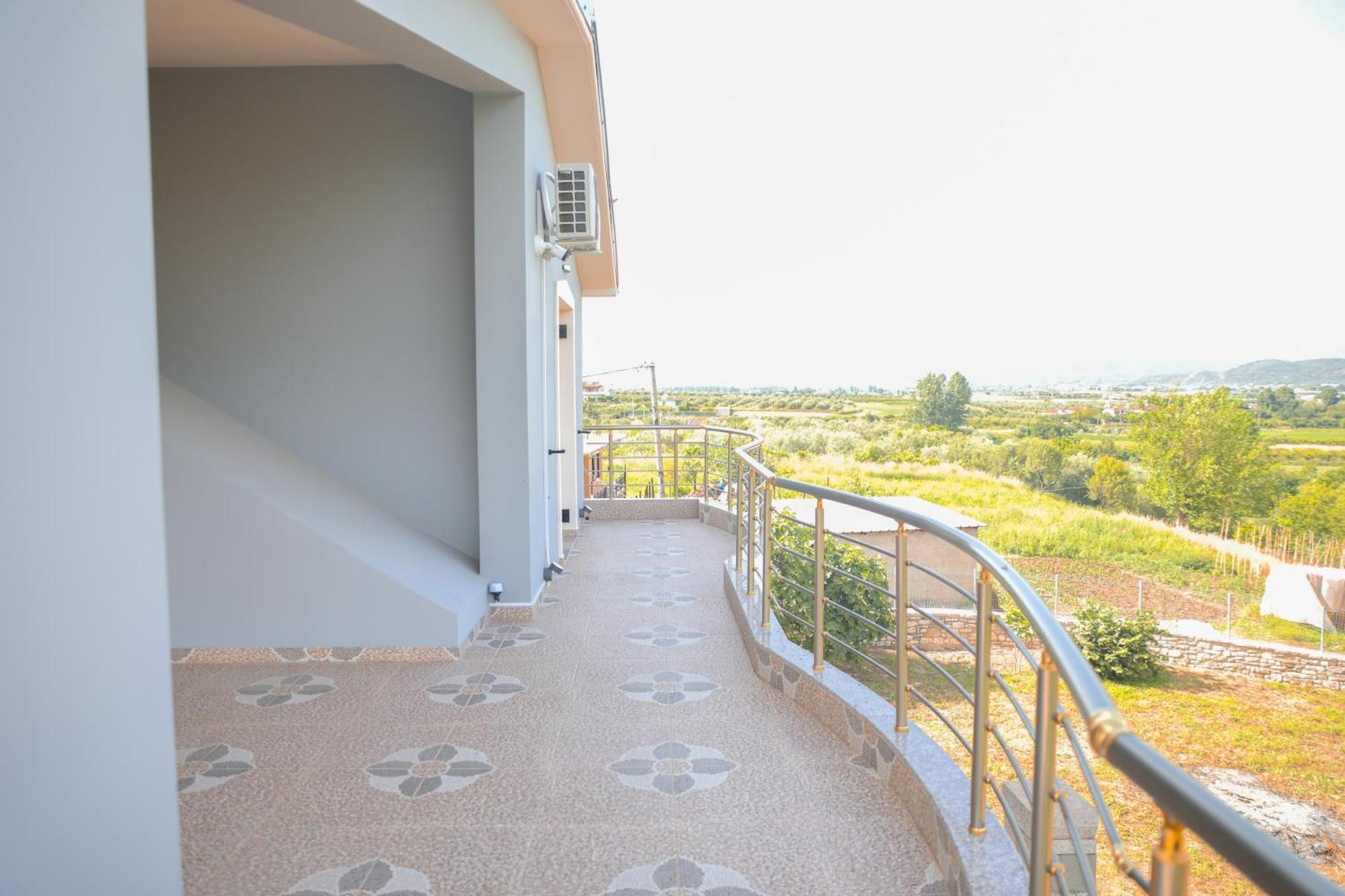 Amla'S Villa Berat Exterior foto